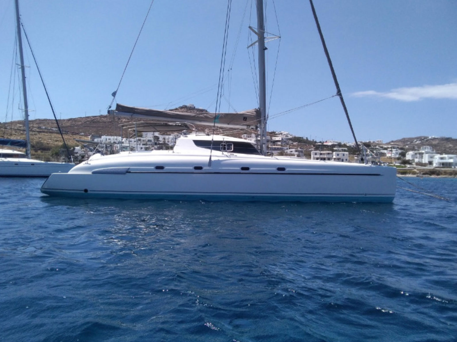 130-ft-mangusta-mega-yacht